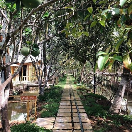 Hide Away Bungalows In Ben Tre City Екстер'єр фото